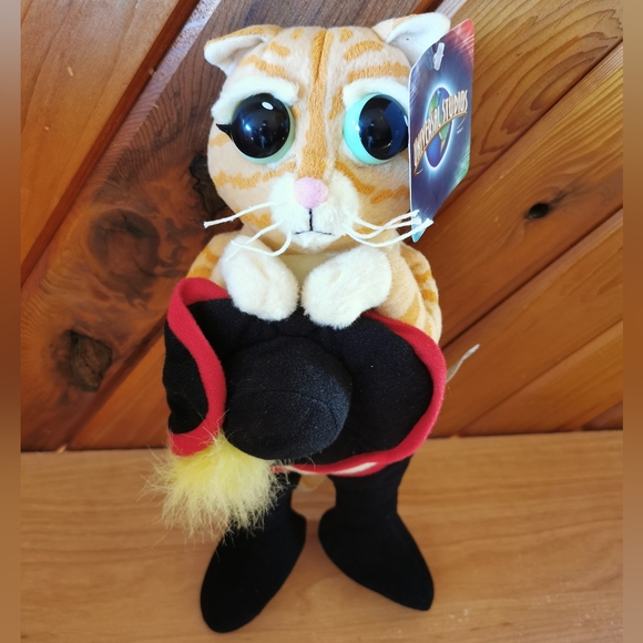 Puss in Boots Plush Doll - Picture 4 of 6